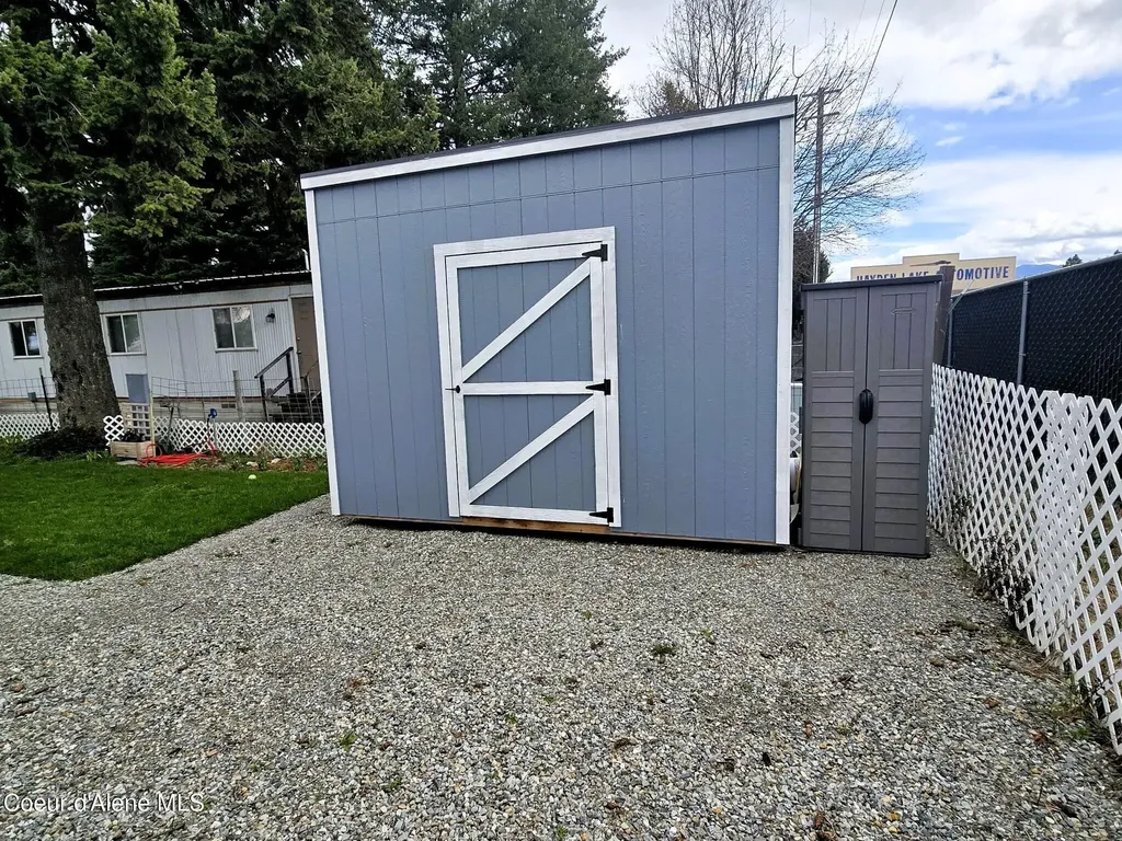 28 E Walrose Loop Hayden ID 83835