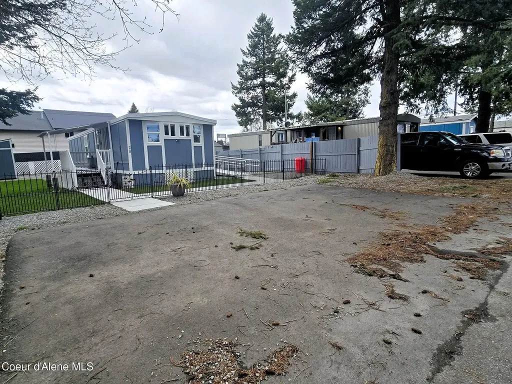 28 E Walrose Loop Hayden ID 83835