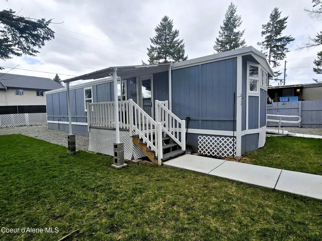 28 E Walrose Loop Hayden ID 83835