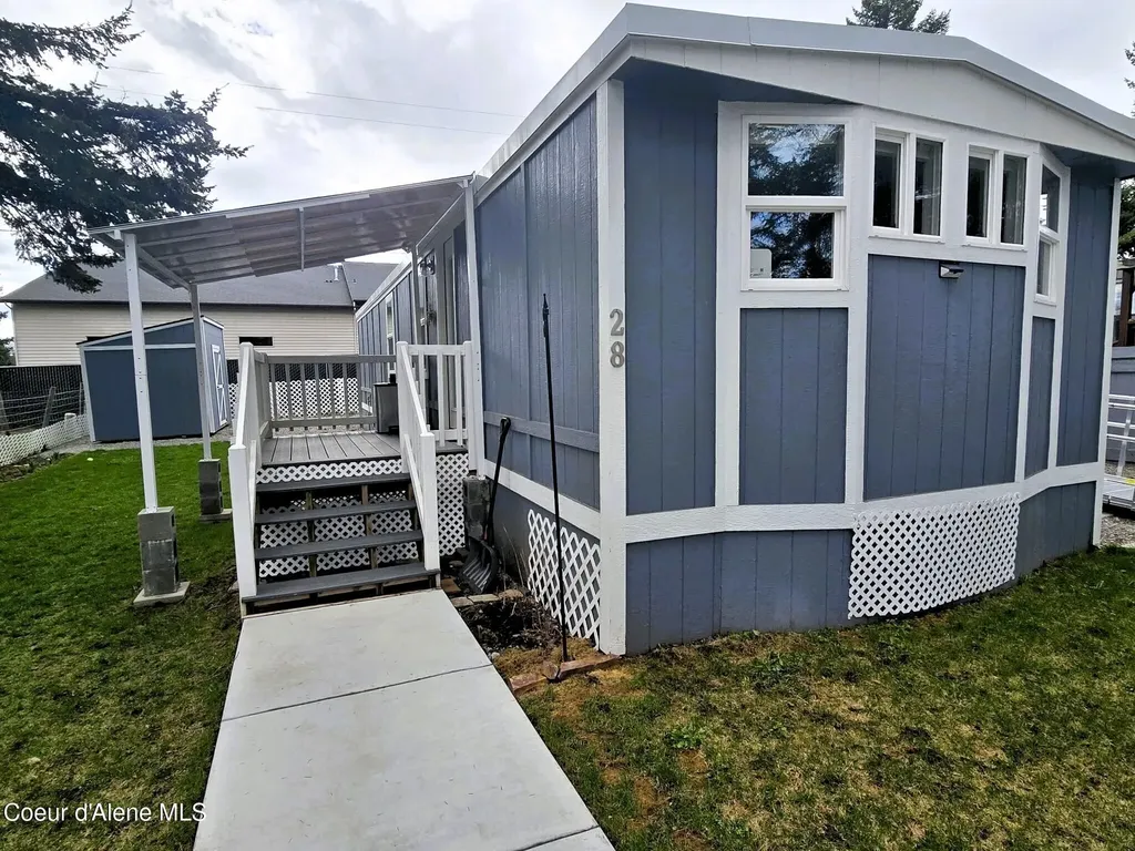 28 E Walrose Loop Hayden ID 83835