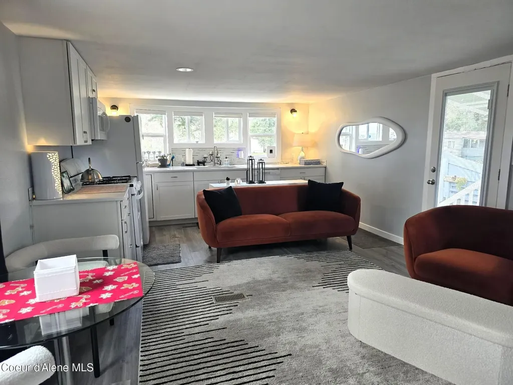 28 E Walrose Loop Hayden ID 83835