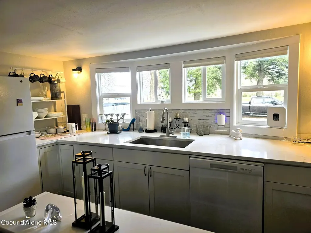28 E Walrose Loop Hayden ID 83835
