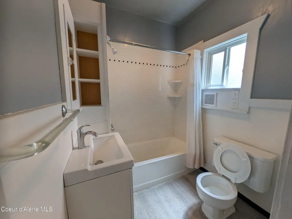 132 King Street Wallace ID 83873