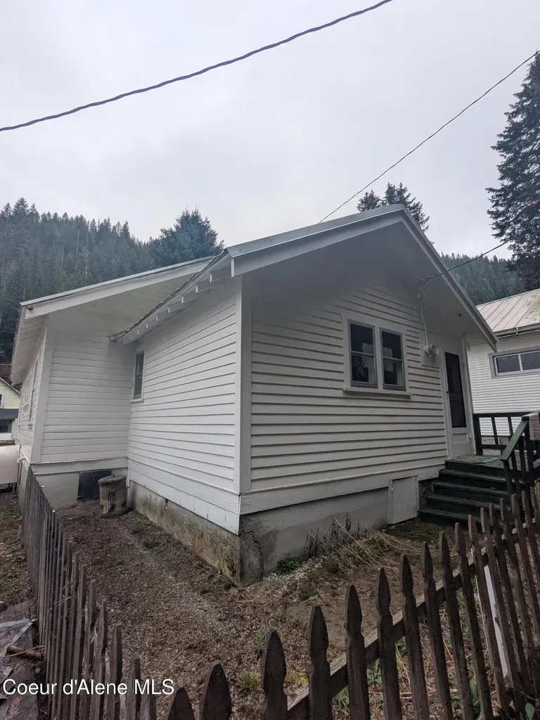 132 King Street Wallace ID 83873