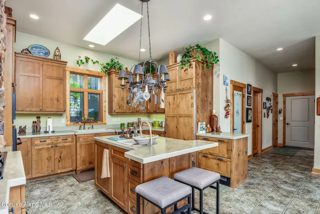 412 E Beachhouse Lane Harrison ID 83833