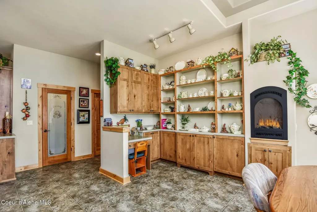 412 E Beachhouse Lane Harrison ID 83833