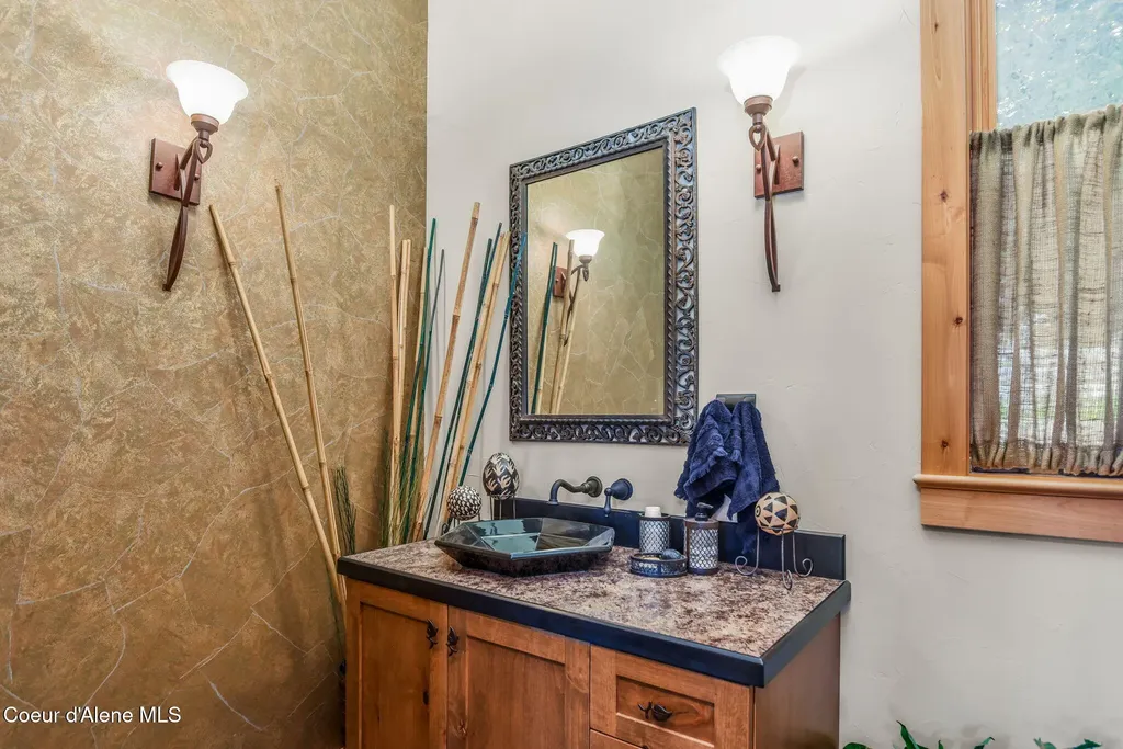 412 E Beachhouse Lane Harrison ID 83833