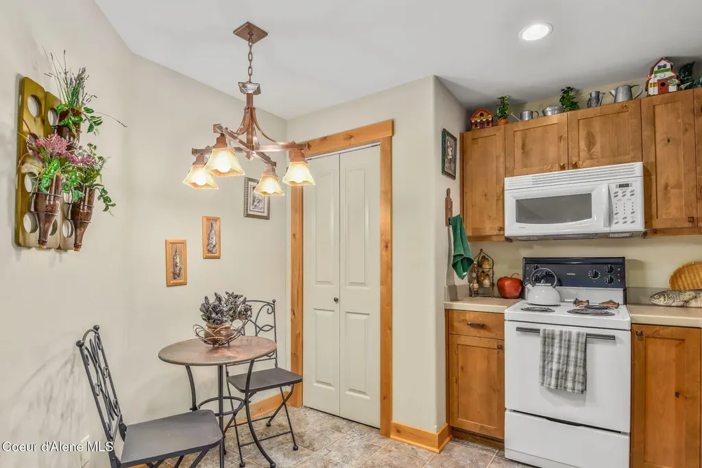 412 E Beachhouse Lane Harrison ID 83833