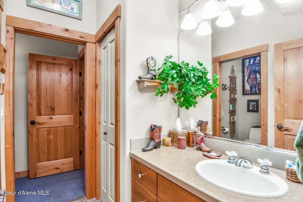 412 E Beachhouse Lane Harrison ID 83833
