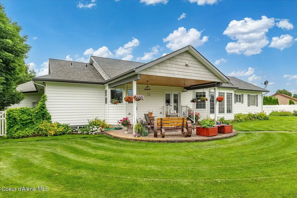2145 W Grange Avenue Post Falls ID 83854