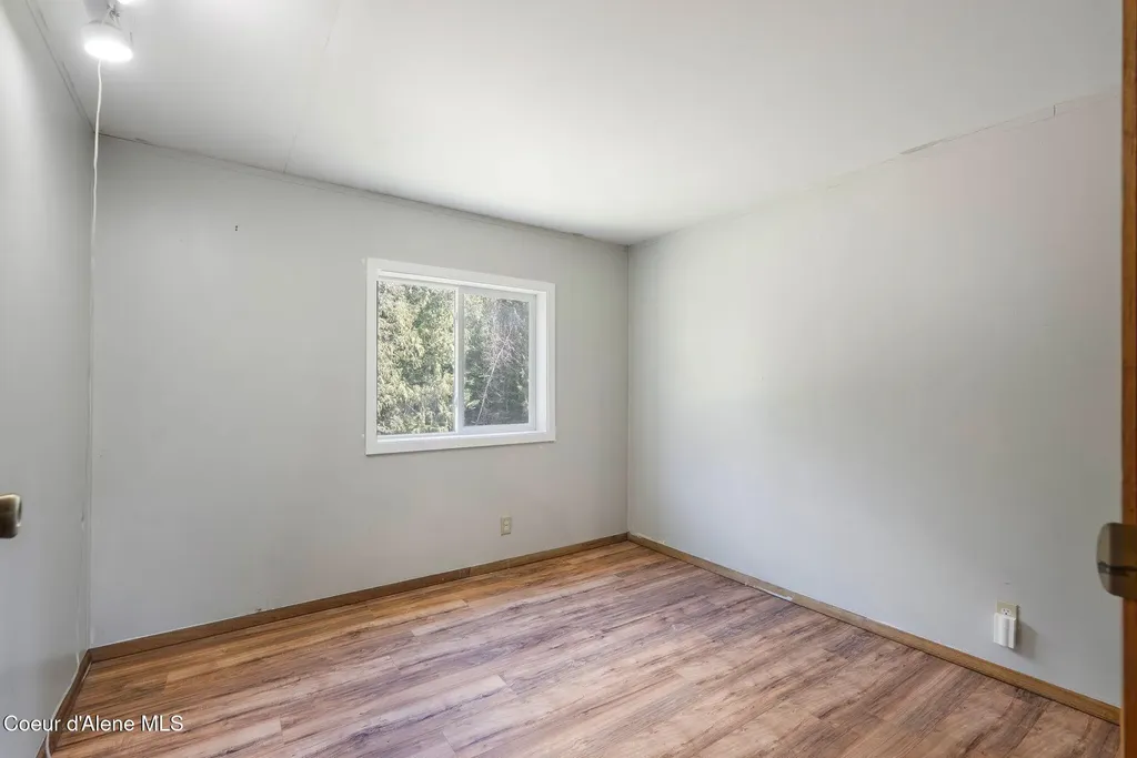 300 Sunny Shadows Lane Sandpoint ID 83864