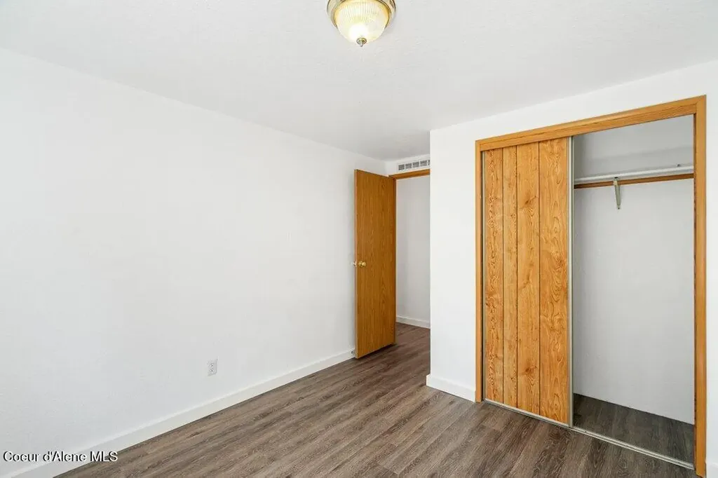 122 E Walrose Loop Hayden ID 83835