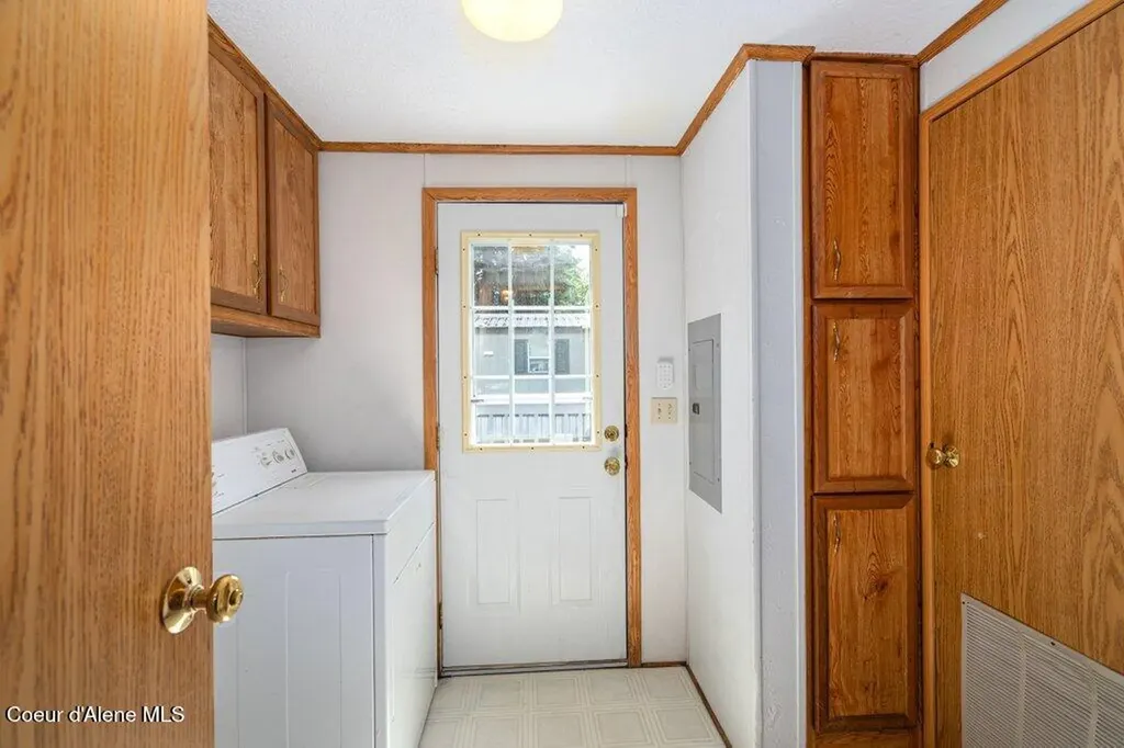 122 E Walrose Loop Hayden ID 83835