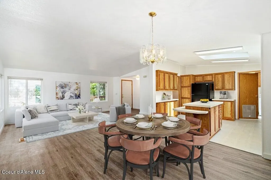 122 E Walrose Loop Hayden ID 83835