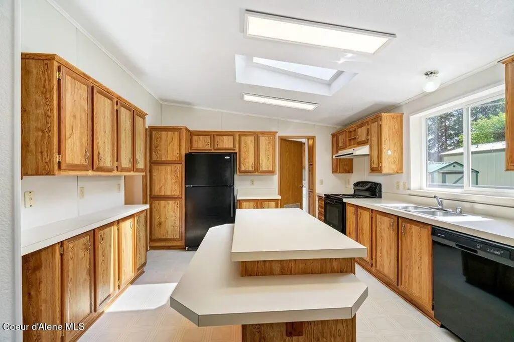 122 E Walrose Loop Hayden ID 83835