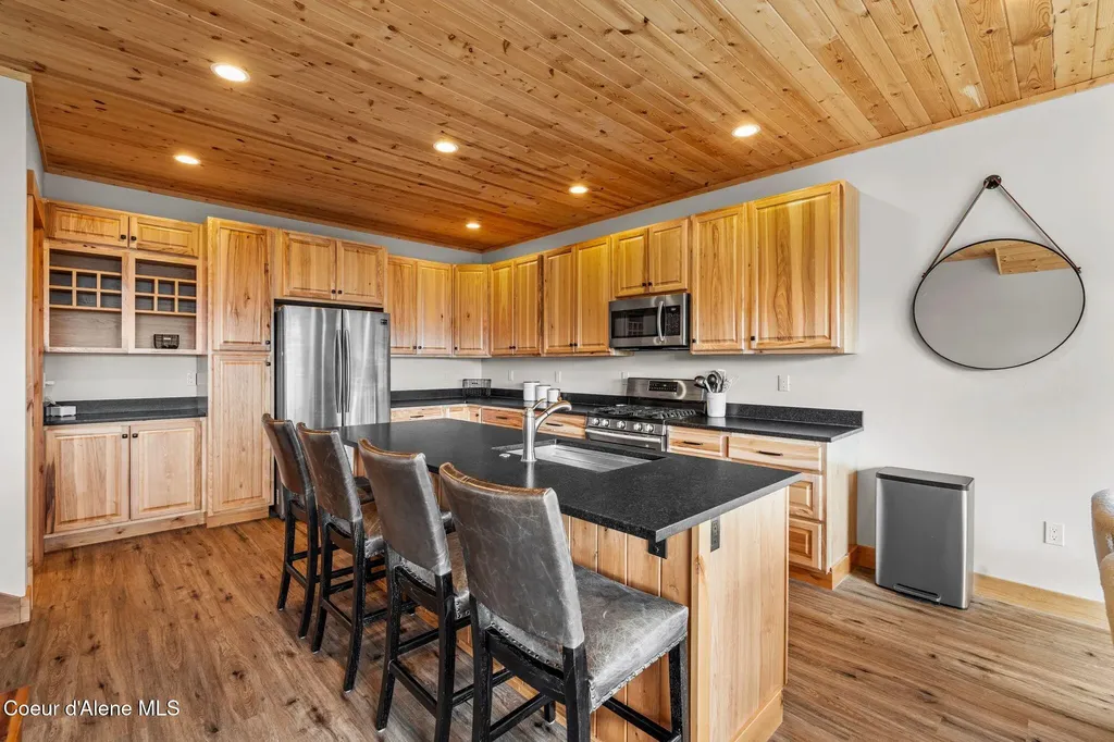 21 Harrison Lane Sandpoint ID 83864