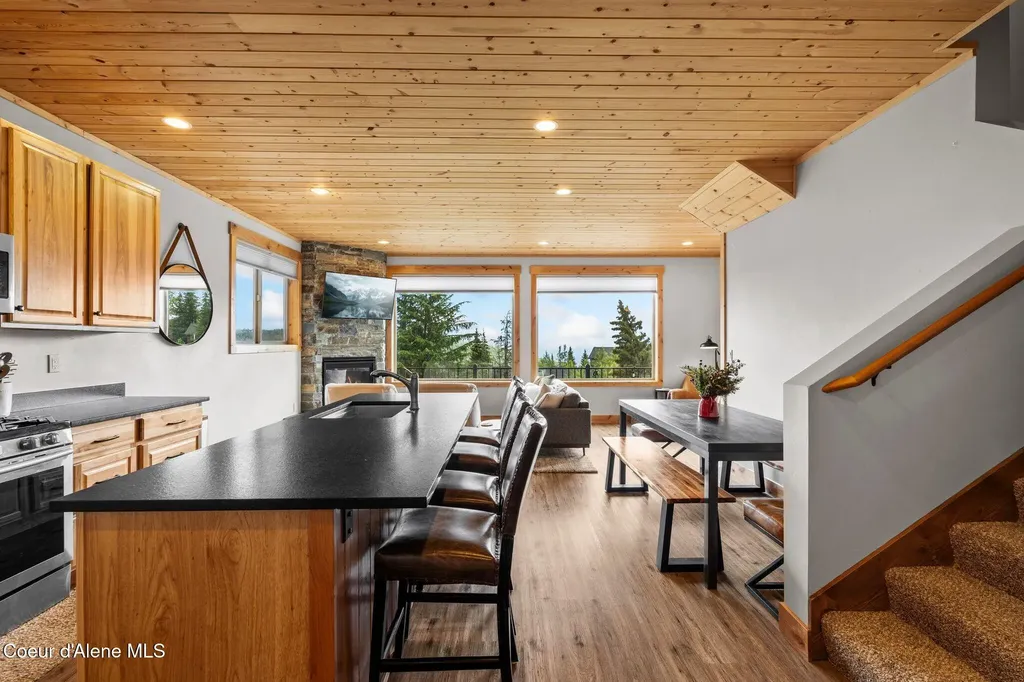 21 Harrison Lane Sandpoint ID 83864