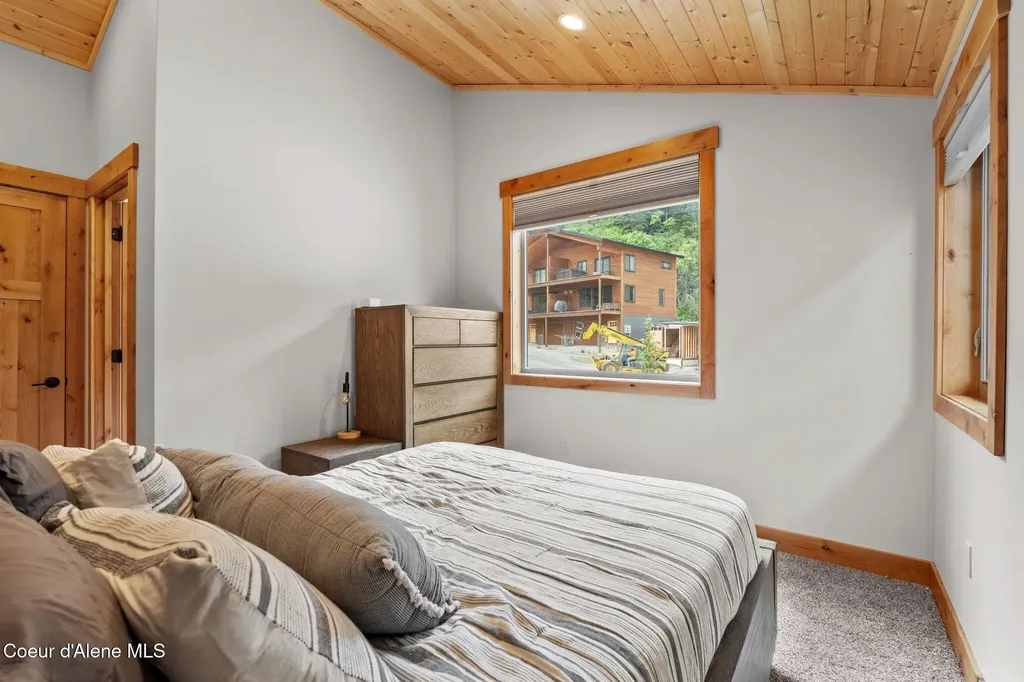 21 Harrison Lane Sandpoint ID 83864