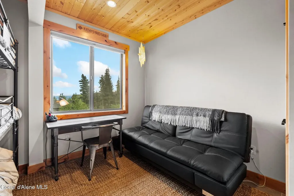 21 Harrison Lane Sandpoint ID 83864