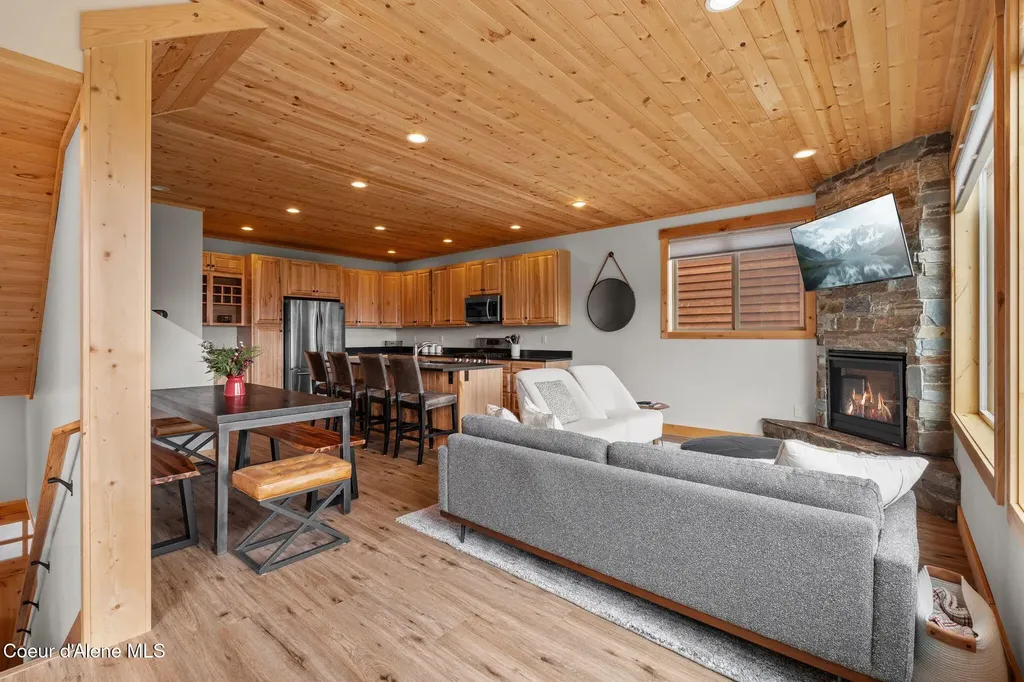 21 Harrison Lane Sandpoint ID 83864