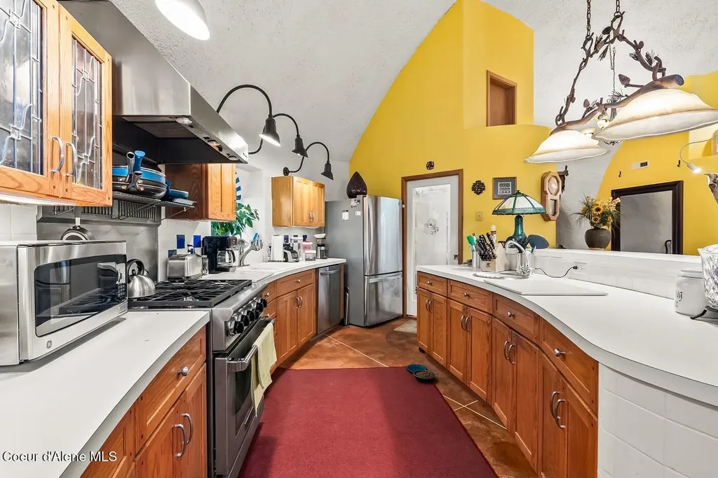 123 E Mountain View Road Clark Fork ID 83811