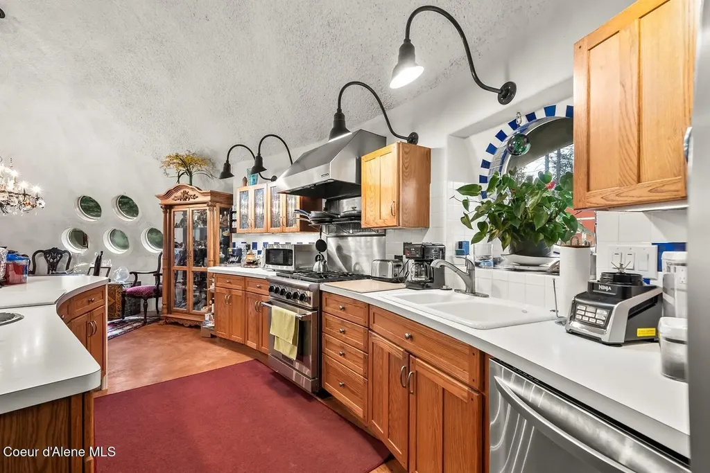 123 E Mountain View Road Clark Fork ID 83811