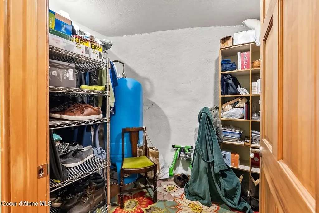 123 E Mountain View Road Clark Fork ID 83811