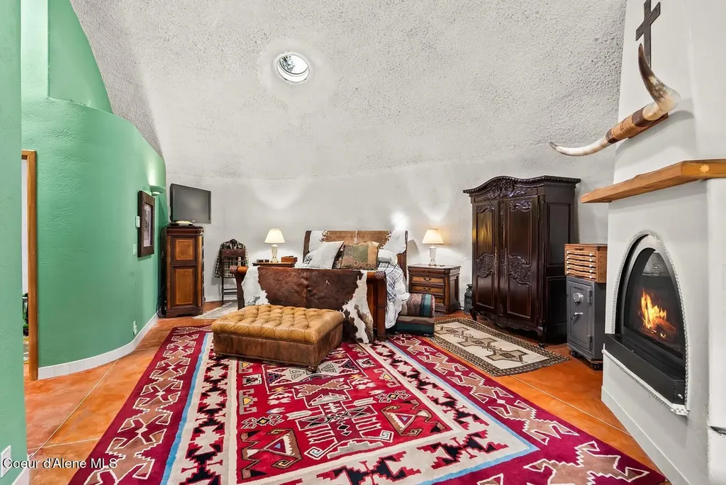 123 E Mountain View Road Clark Fork ID 83811