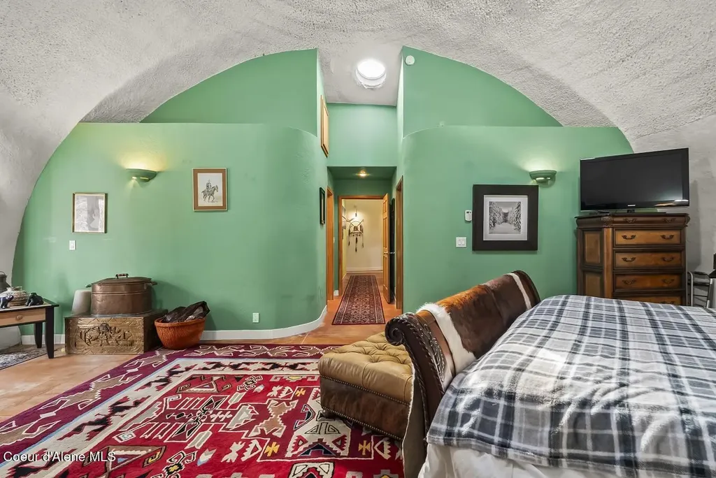 123 E Mountain View Road Clark Fork ID 83811