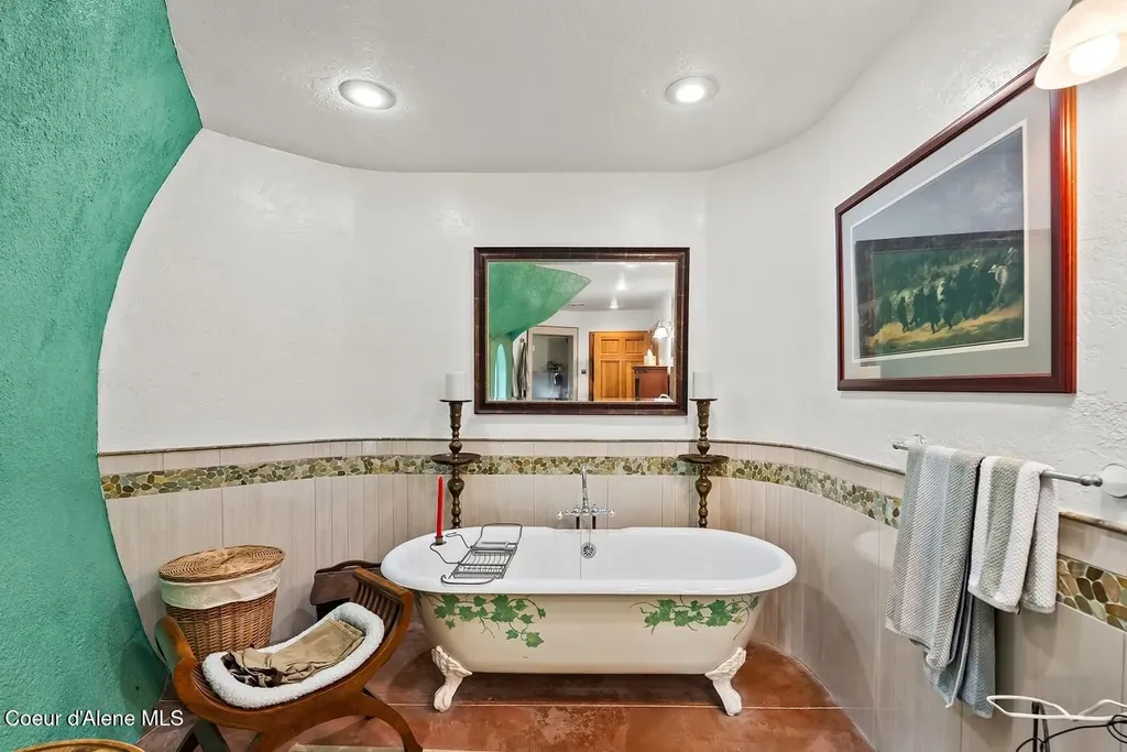 123 E Mountain View Road Clark Fork ID 83811