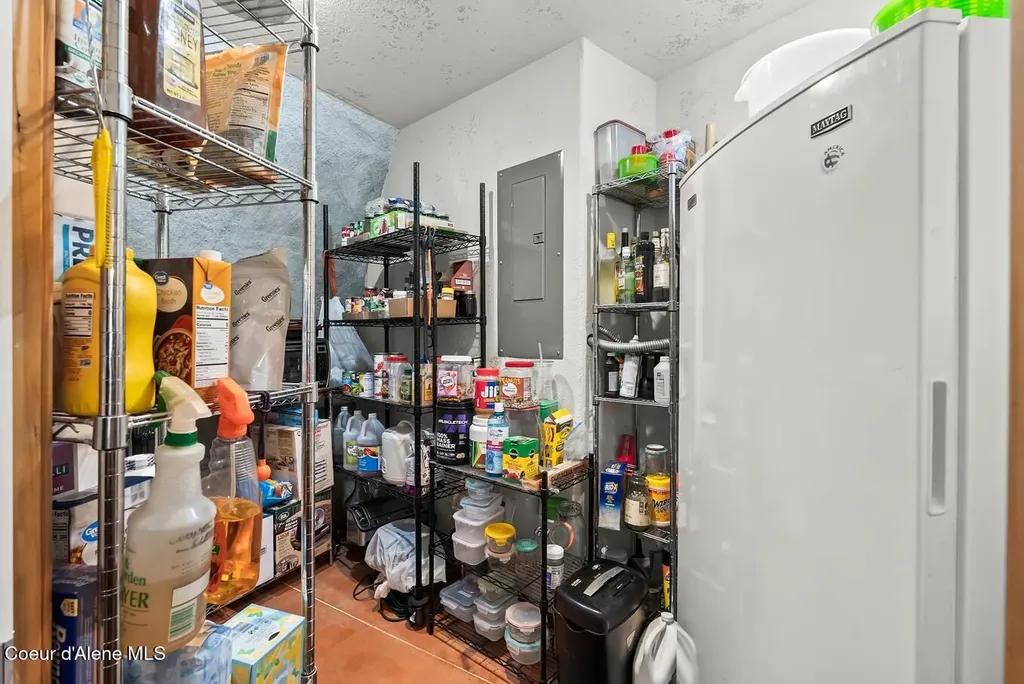 123 E Mountain View Road Clark Fork ID 83811