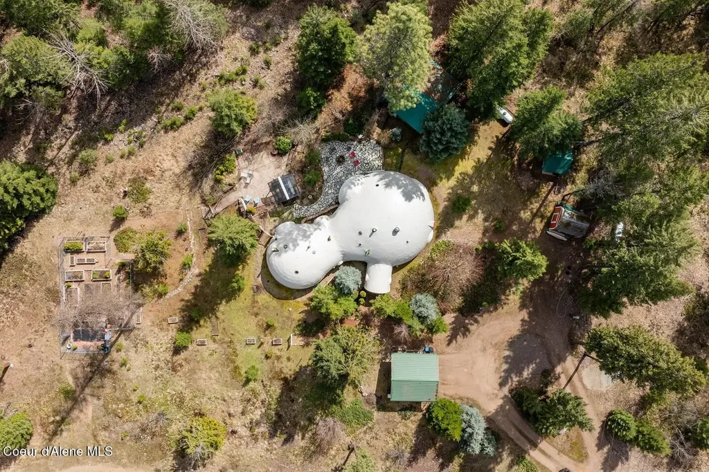123 E Mountain View Road Clark Fork ID 83811