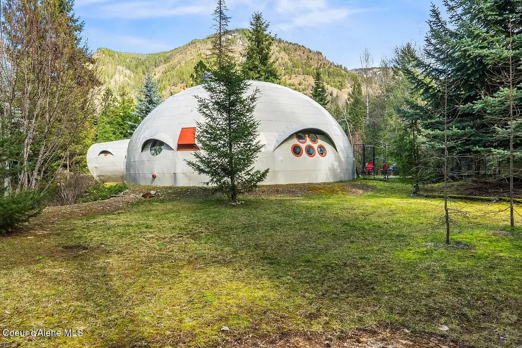 123 E Mountain View Road Clark Fork ID 83811