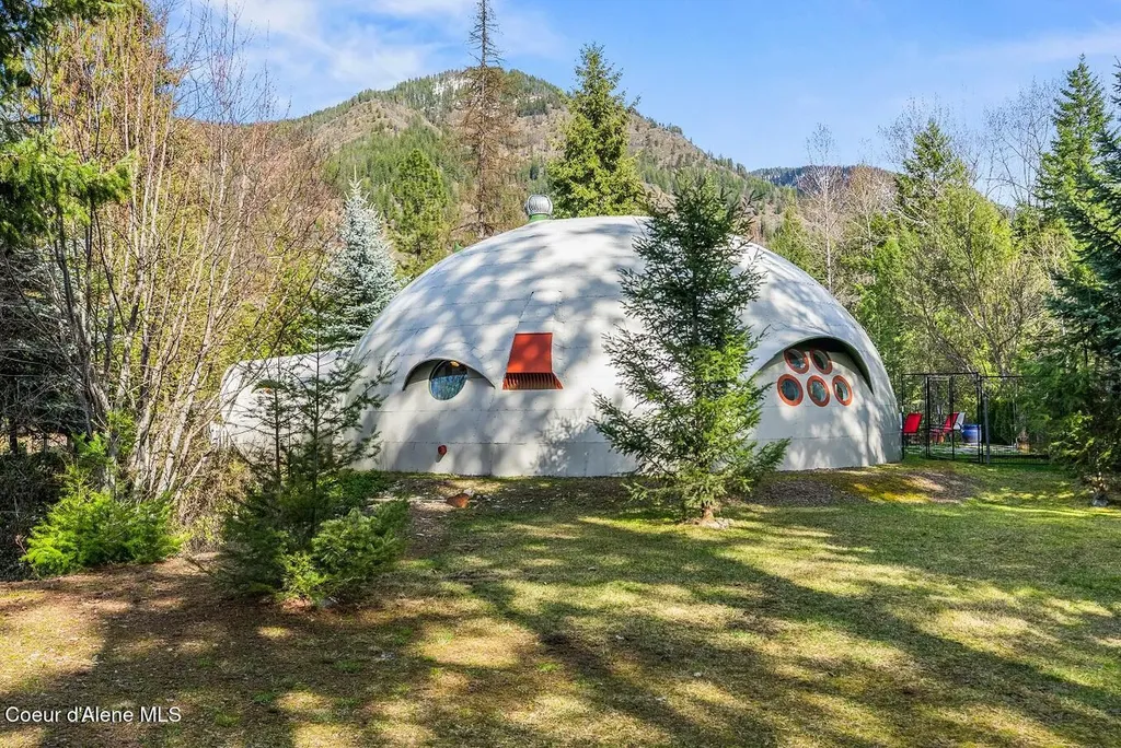 123 E Mountain View Road Clark Fork ID 83811