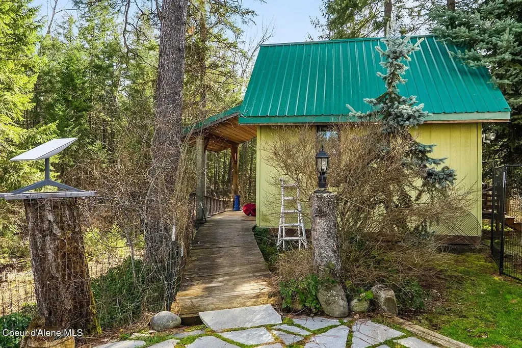 123 E Mountain View Road Clark Fork ID 83811