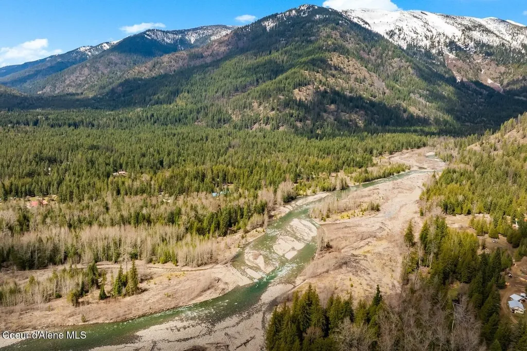 123 E Mountain View Road Clark Fork ID 83811