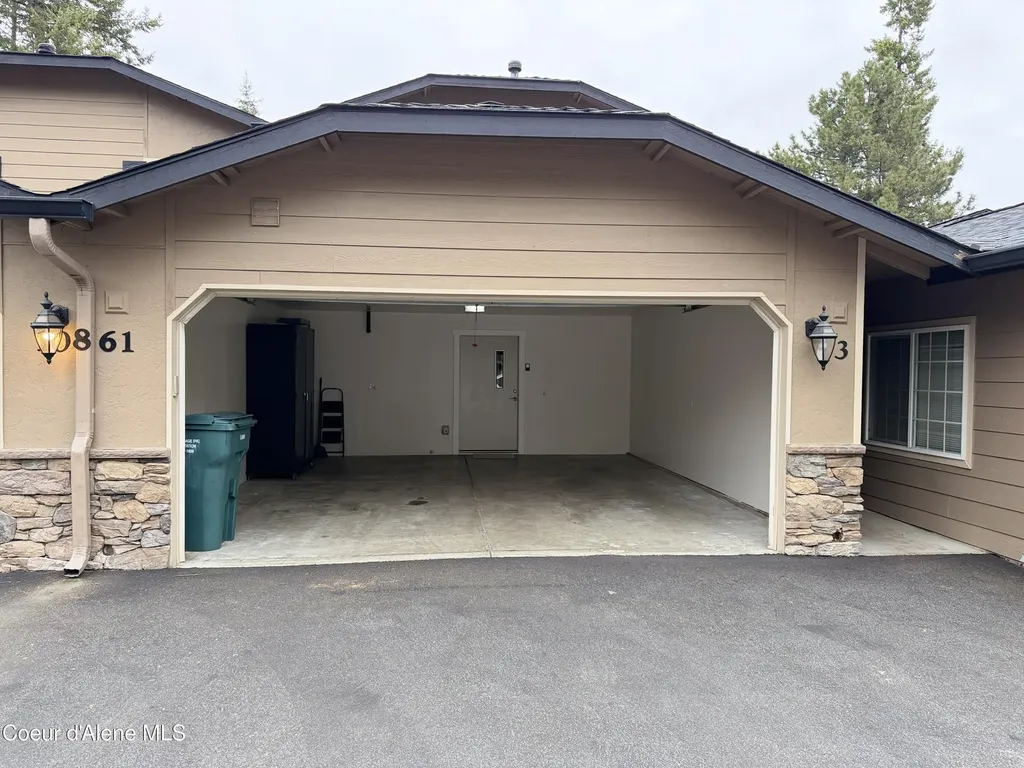 10861 N Canterbury Cove Hayden ID 83835