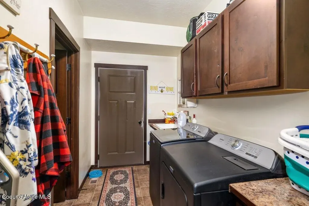 10209 E Snowy Lane Athol ID 83801