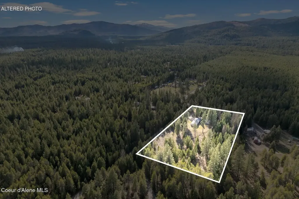 33 Torrens Trail Spirit Lake ID 83869