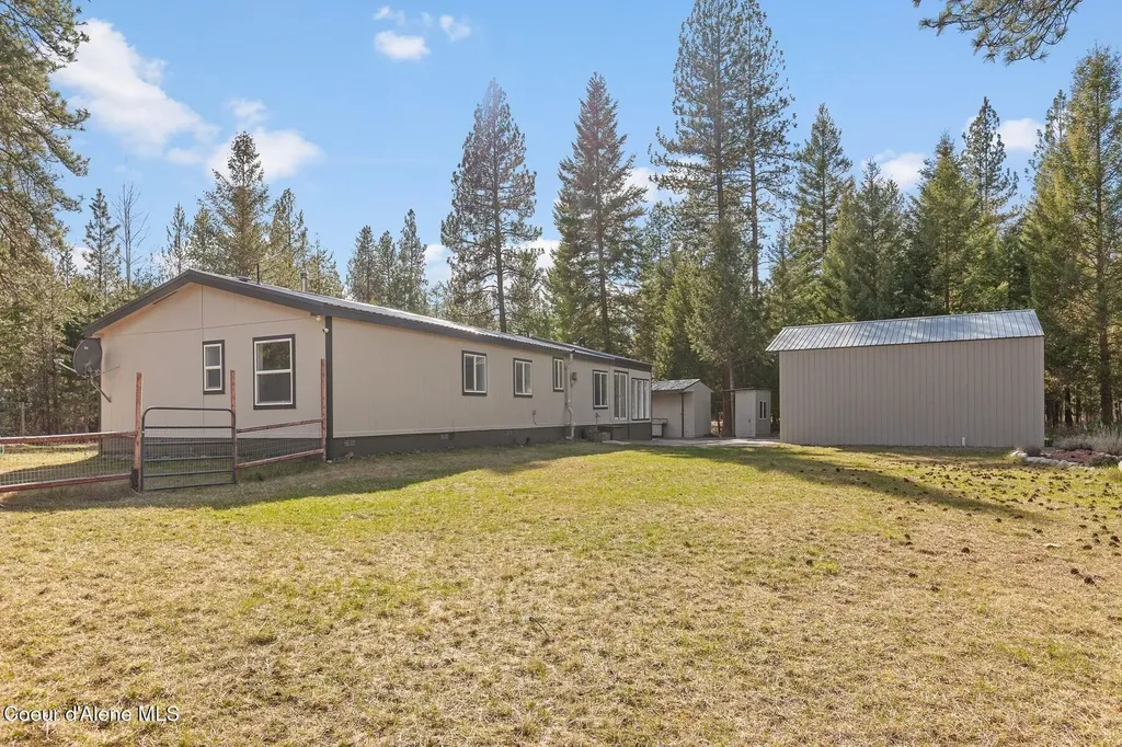 33 Torrens Trail Spirit Lake ID 83869