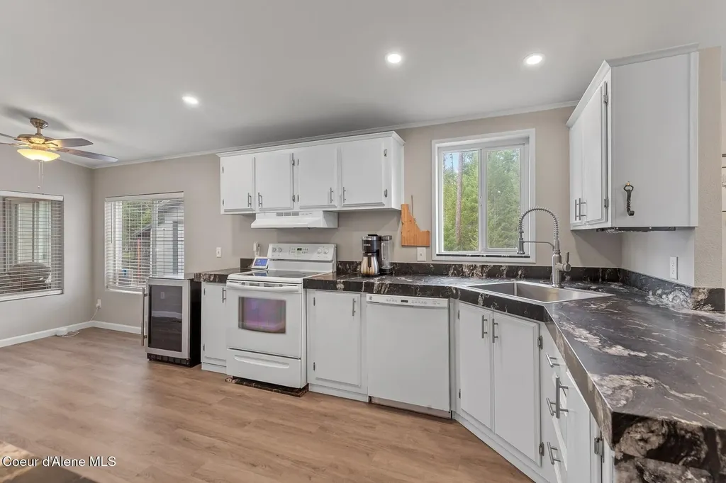 33 Torrens Trail Spirit Lake ID 83869
