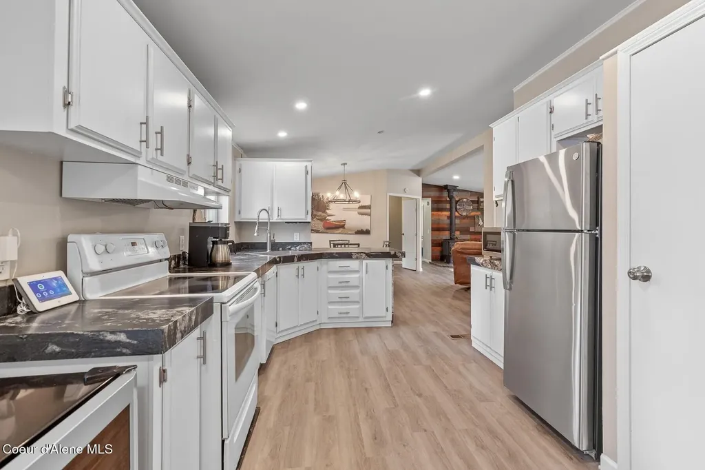 33 Torrens Trail Spirit Lake ID 83869