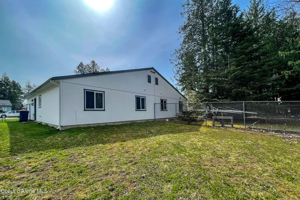 901-903 Hickory Glen Avenue Sandpoint ID 83864