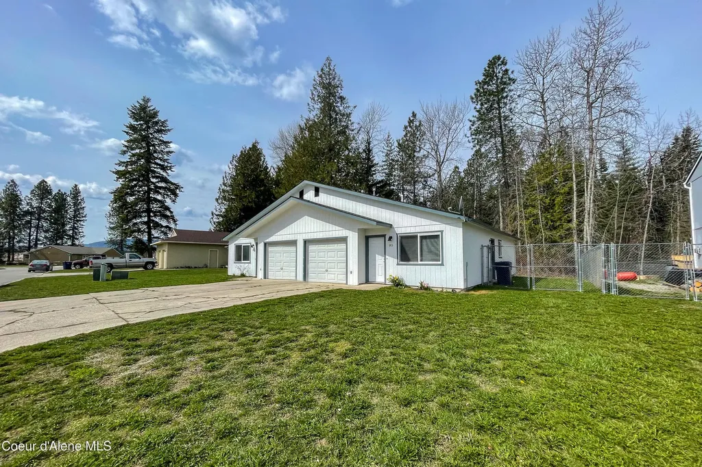 901-903 Hickory Glen Avenue Sandpoint ID 83864