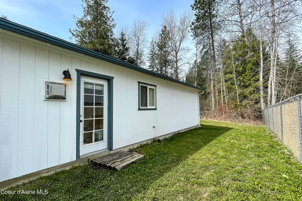 901-903 Hickory Glen Avenue Sandpoint ID 83864