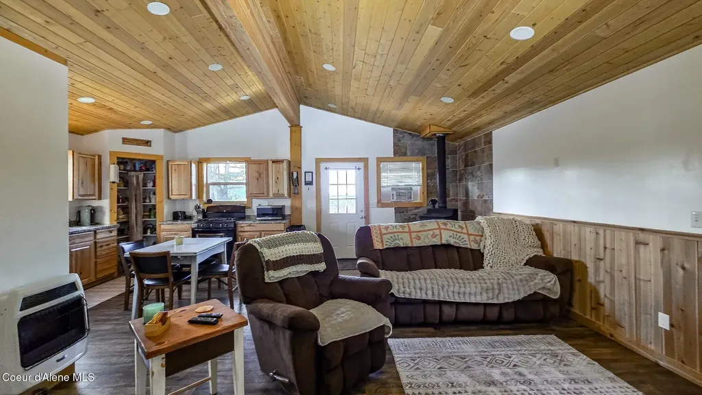 5500 Gold Ridge Road Calder ID 83808