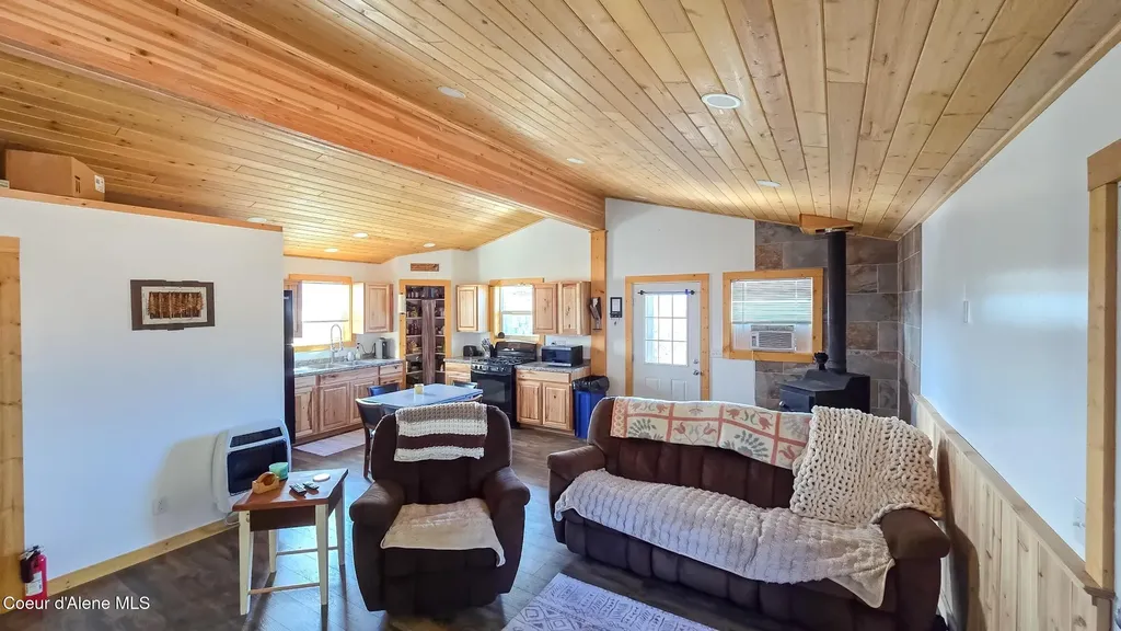 5500 Gold Ridge Road Calder ID 83808