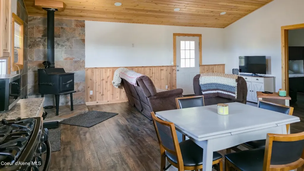 5500 Gold Ridge Road Calder ID 83808