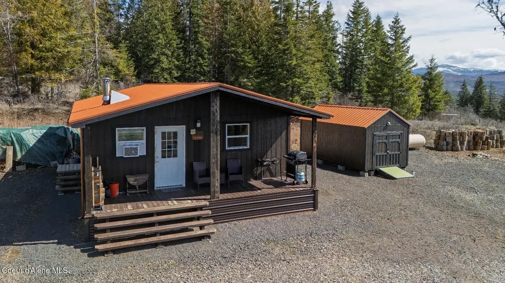 5500 Gold Ridge Road Calder ID 83808