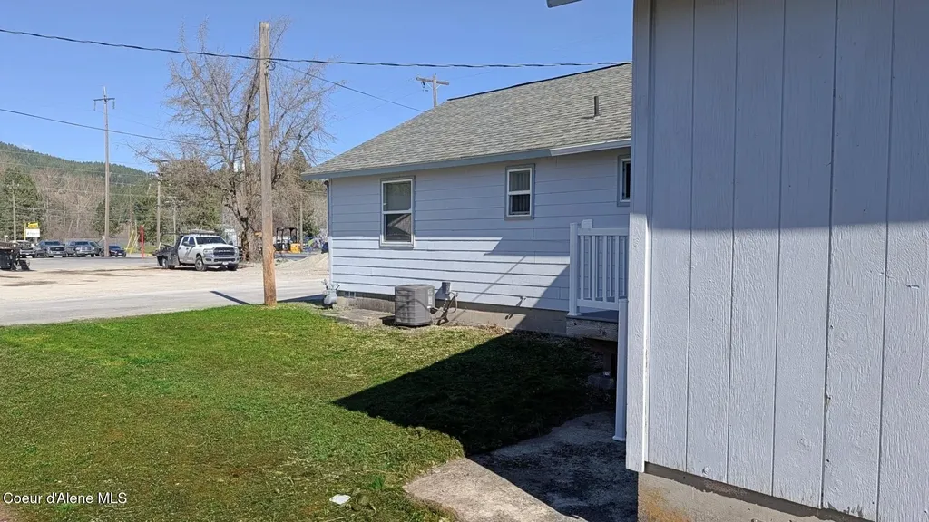 108 N Division Street Pinehurst ID 83850